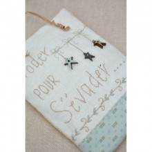 Kit Embroidery to Escape KMES3 - The Bee Company
