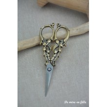 Embroidery scissors 51