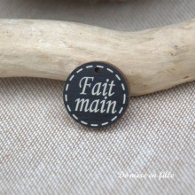 Small black handmade medallion MS-20-N - Atelier Bonheur du Jour