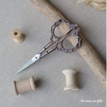 Embroidery scissors 11