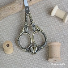 Embroidery scissors 39