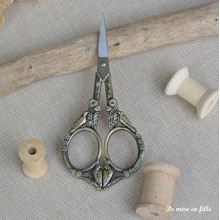 Embroidery scissors 39
