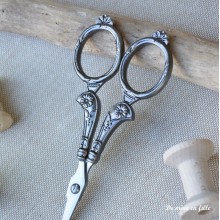 Embroidery scissors 13