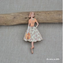 Lady in leaf skirt VI-64 - Atelier Bonheur du Jour