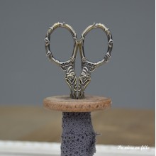 Embroidery scissors 68