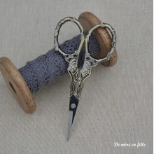 Embroidery scissors 68