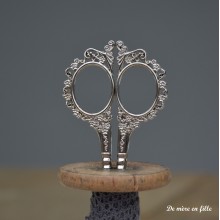 Embroidery scissors 71