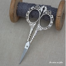 Embroidery scissors 71
