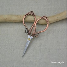 Embroidery scissors 77