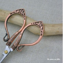 Embroidery scissors 77