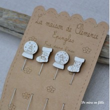 Set of 4 pins n°3 — La maison de Clémence
