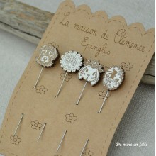 Set of 4 pins n°6 — La maison de Clémence