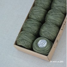 O575 Crispy Leaf - Pearl cotton no. 12 Valdani