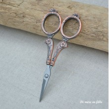 Embroidery scissors 19