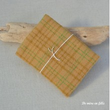Wool B Squash Check - Wool 35x40 cm