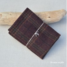 Wool Q Mahogany Check - Wool 35x40 cm