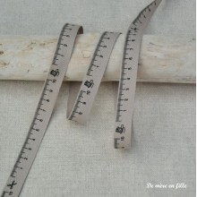 Tailor's tape measure ribbon taupe 869-043