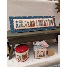 Needleworker's tiny town - Heart in Hand