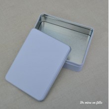 Metal first-aid tin