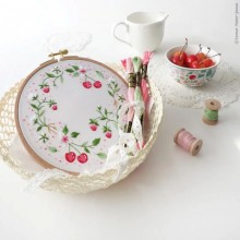 Cherries & strawberries - Tamar Nahir-Yanai