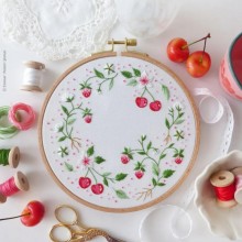 Cherries & strawberries - Tamar Nahir-Yanai