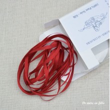 Ruban de soie Au Ver à soie - 946 Rouge sang